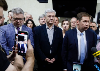 Верховний Суд не скасував незаконні санкції проти Порошенка: адвокат Новіков назвав причину