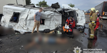 На трасі Одеса-Миколаїв автобус влетів у вантажівку, багато загиблих