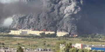 У Підмосков’ї після атаки дронів спалахнула нафтобаза “Ногінська” та склад найбільшого маркетплейсу
