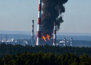 Сили оборони уразили НПЗ, міст і склад БпЛА РФ — Генштаб