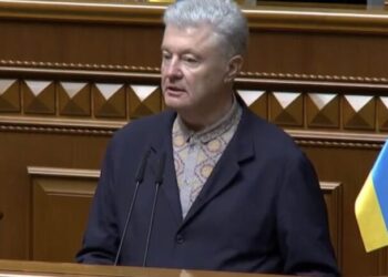 Порошенко в Раді: нам потрібна єдність для євроінтеграції, зміцнення ЗСУ і тиск на путіна для припинення вогню