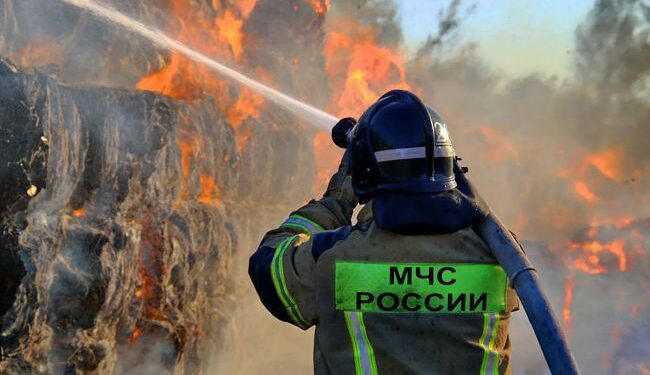 У Керчі після атаки дронів спалахнули масштабні пожежі: що відомо 1 У Керчі після атаки дронів спалахнули масштабні пожежі: що відомо