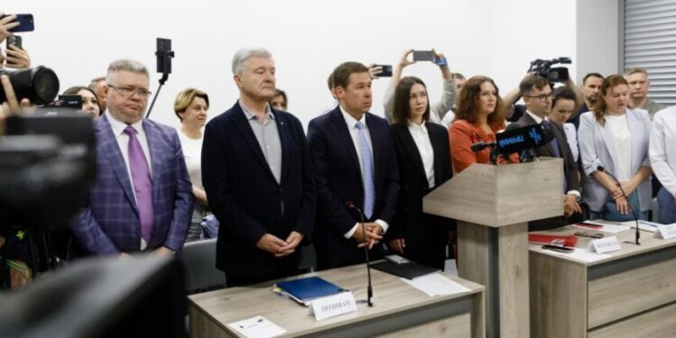 Як судді Верховного Суду проігнорували фальсифікацію санкційних документів проти Порошенка 1 Як судді Верховного Суду проігнорували фальсифікацію санкційних документів проти Порошенка
