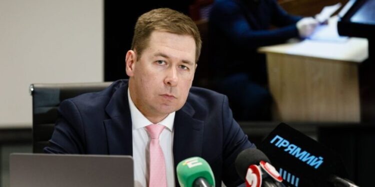 Адвокат Порошенка Ілля Новіков: трійка суддів Верховного Суду закрила очі на фальсифікацію санкційних документів 1 Адвокат Порошенка Ілля Новіков: трійка суддів Верховного Суду закрила очі на фальсифікацію санкційних документів