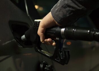 Паливна криза в РФ: країна заборонила експорт дизеля й готується до імпорту нафтопродуктів