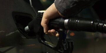 Паливна криза в РФ: країна заборонила експорт дизеля й готується до імпорту нафтопродуктів