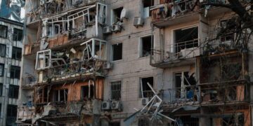 Рятувальні роботи тривають: у Києві нові дані про жертв
