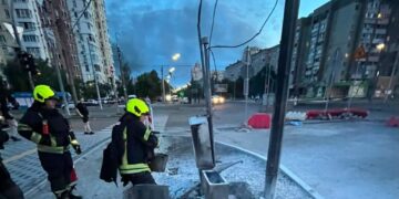 “Більшість цілей збили, але не балістику”, – Зеленський показав наслідки ударів по Києву