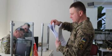 Воєнний стан і мобілізацію в Україні продовжили до 31 жовтня: рішення Ради