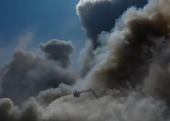 Росія сімома дронами знищила склад Roshen під Києвом: що відомо