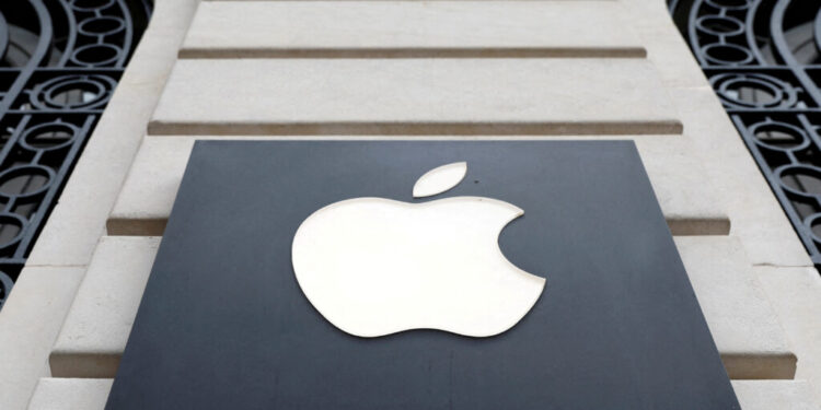 Apple тренує власну ШІ-модель для китайського ринку