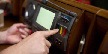 Рада ухвалила у першому читанні законопроєкт “Євросолідарності” про укриття