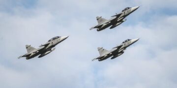 ЄС профінансує закупівлю 16 шведських Gripen для України