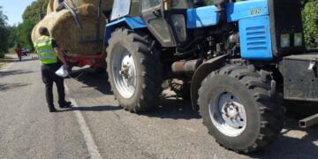 На Київщині п’яний тракторист збив 6-річну дитину: вона померла