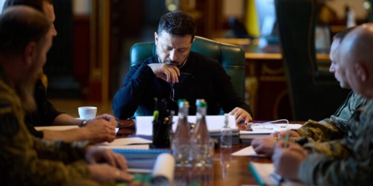 Зеленський анонсував кадрові зміни у війську: деталі 1 Зеленський анонсував кадрові зміни у війську: деталі