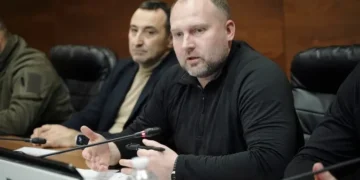 “Ігнорує парламент і премʼєра”: у Раді вимагають звільнення Проніна