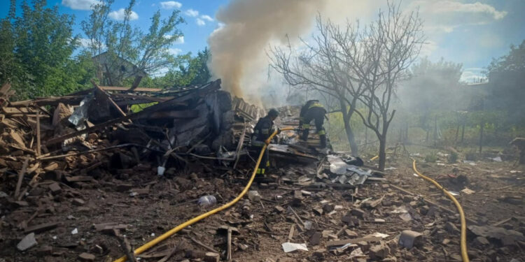 Росіяни вдарили КАБами по Сумах: є постраждалі