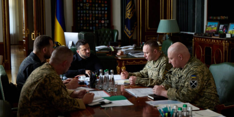 Зеленський анонсував кадрові рішення у ЗСУ: що відомо 1 Зеленський анонсував кадрові рішення у ЗСУ: що відомо