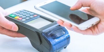 У ПриватБанку стався масштабний технічний збій: клієнти не можуть розрахуватися картками