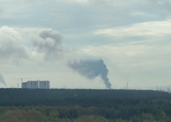 Сили оборони вдарили по НПЗ та військовому аеродромі у Росії