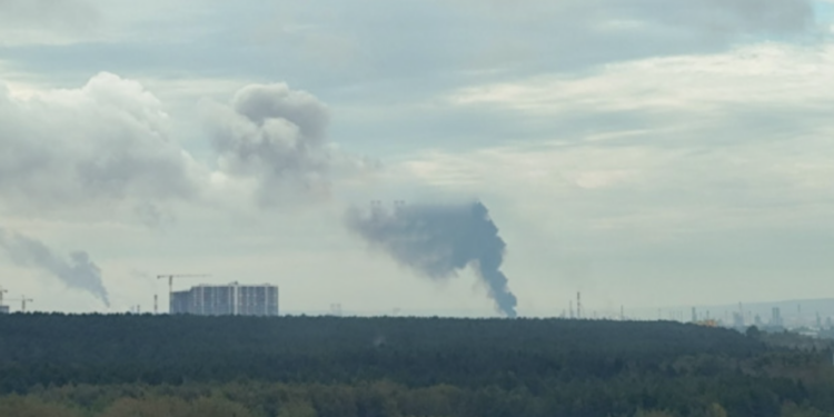 Сили оборони вдарили по НПЗ та військовому аеродромі у Росії 1 Сили оборони вдарили по НПЗ та військовому аеродромі у Росії