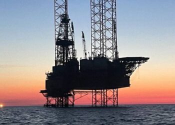 Бійці ВМС уразили російські об’єкти на буровій установці “Сиваш” у Чорному морі