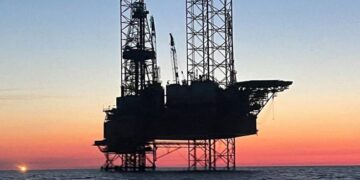 Бійці ВМС уразили російські об’єкти на буровій установці “Сиваш” у Чорному морі