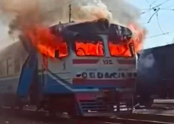 Росіяни два рази поспіль атакували електропоїзд на Харківщині: є загибла та поранені