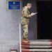 У ТЦК на Закарпатті незаконно утримували чоловіків із відстрочками: деталі інциденту 7 У ТЦК на Закарпатті незаконно утримували чоловіків із відстрочками: деталі інциденту