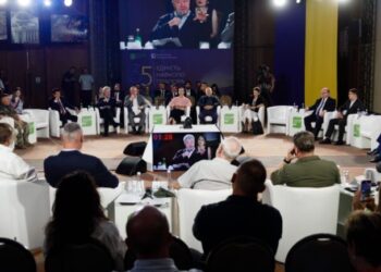 Порошенко: єдність не може бути ширмою для влади, бо на кону порятунок України
