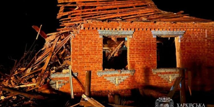 Російські БпЛА вдарили по житловому сектору на Харківщині: є загиблі 1 Російські БпЛА вдарили по житловому сектору на Харківщині: є загиблі