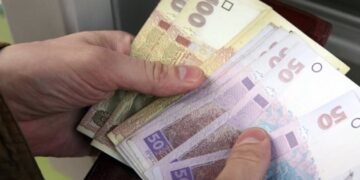 Деяким пенсіонерам передбачена щомісячна надбавка до 1300 гривень: хто отримає виплати