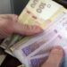 Деяким пенсіонерам передбачена щомісячна надбавка до 1300 гривень: хто отримає виплати 7 Деяким пенсіонерам передбачена щомісячна надбавка до 1300 гривень: хто отримає виплати