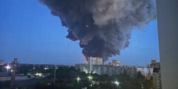 Дрони масовано атакували НПЗ і склади Wildberries у Росії: пожежі у трьох регіонах