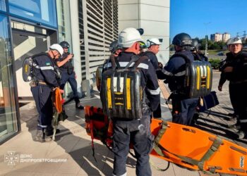 Росія два рази поспіль атакувала торговий центр у Кривому Розі: п’ять людей загинули, 91 постраждалий