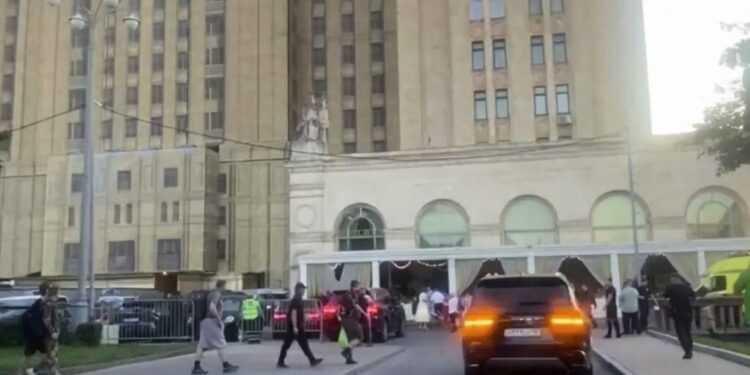 У центрі Москви стався вибух в елітному ресторані: є загиблі та десятки постраждалих 1 У центрі Москви стався вибух в елітному ресторані: є загиблі та десятки постраждалих