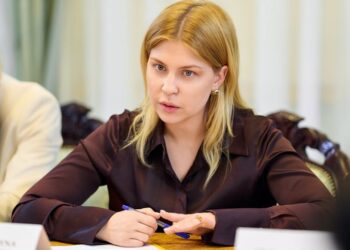 Зеленський звільнив Стефанішину та ще шістьох українських послів
