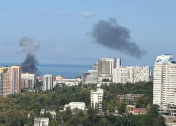 Москва в диму, у Сочі атакували порт: РФ накрила хвиля дронів