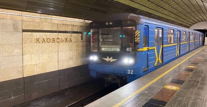 Громадський транспорт Києва змінить роботу під час повітряних тривог: що передбачають нові правила 1 Громадський транспорт Києва змінить роботу під час повітряних тривог: що передбачають нові правила