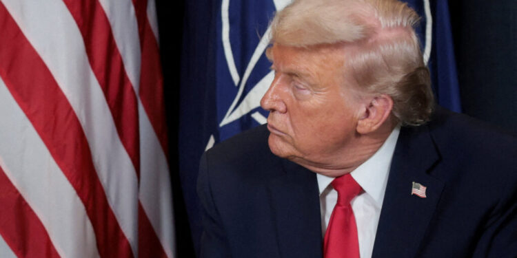 На тлі візитів Віткоффа та Кушнера: Трамп проведе телефонні переговори з Путіним та Зеленським