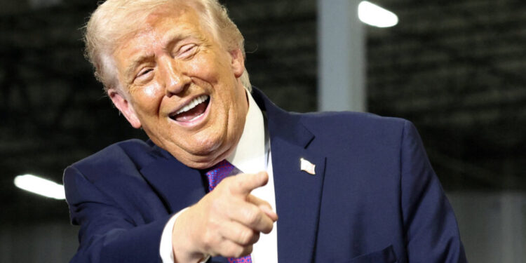 “Вчинив жахливо”: Трамп розкритикував повернення принца Гаррі та Меган Маркл до Британії