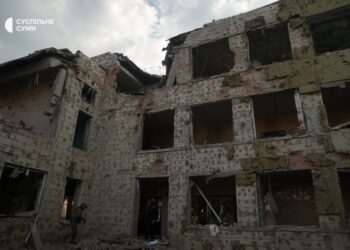 Армія РФ вдарила по школі в Сумах, в укритті перебували діти – ЗМІ