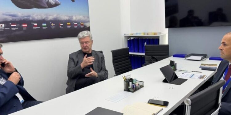 Для боротьби з дронами: Порошенко працює над постачанням штурмовиків A-29 Super Tucano 1 Для боротьби з дронами: Порошенко працює над постачанням штурмовиків A-29 Super Tucano