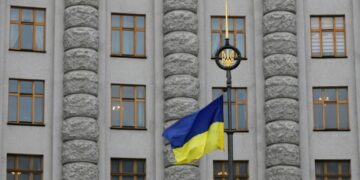 Адріан Каратницький: єдиний вихід з кризи управління – створення уряду національної єдності