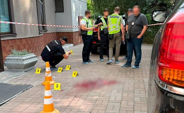 У Києві сталася стрілянина: є постраждалий, озброєного нападника розшукує поліція 1 У Києві сталася стрілянина: є постраждалий, озброєного нападника розшукує поліція