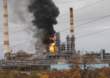 Удари дронів ЗСУ дедалі сильніше впливають на нафтопереробку РФ – міжнародне енергетичне агентство