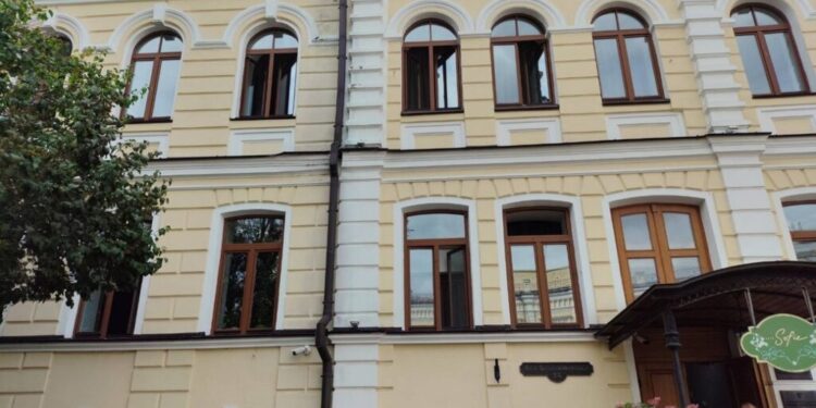 Російська атака пошкодила будівлю заповідника “Софія Київська”: наслідки удару
