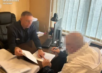 На Дніпропетровщині чоловік відкрив вогонь по мопеду: поранено 13-річного хлопця