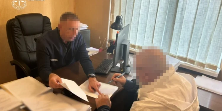 На Дніпропетровщині чоловік відкрив вогонь по мопеду: поранено 13-річного хлопця 1 На Дніпропетровщині чоловік відкрив вогонь по мопеду: поранено 13-річного хлопця