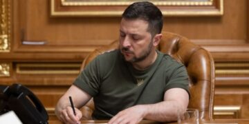 Зеленський підписав нові санкції РНБО: список охопив Мендель, “тіньовий флот” та пропагандистів